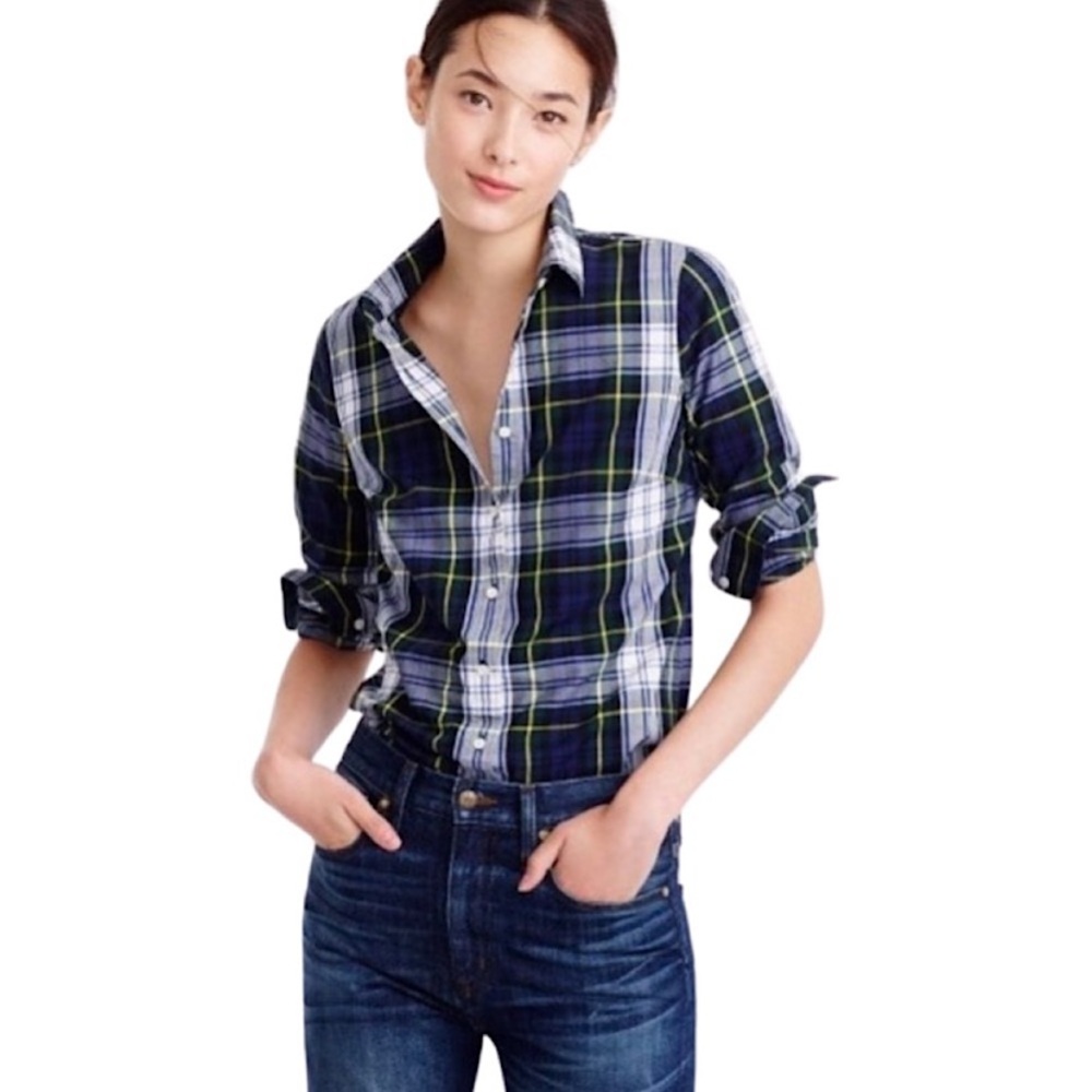 J. Crew perfect fit shirt
Size: XS